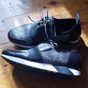 Black and glitter tennis shoes NWOT